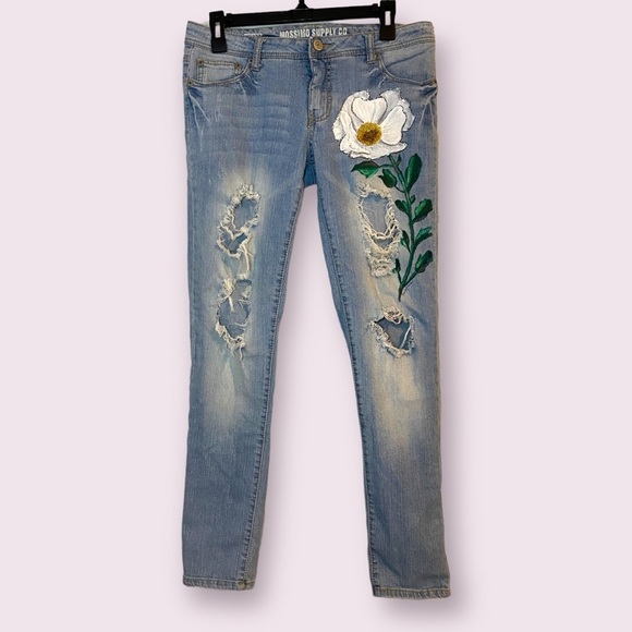 Mossimo Supply Co. Denim - HAND painted junior’s Mossimo jeans, Sz 11 (6), jeans used, painting is OOAK!